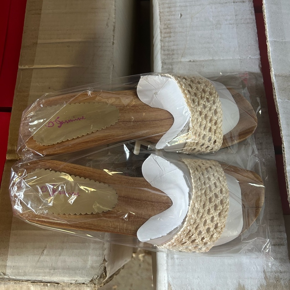 Sandals - Picture 8 of 15